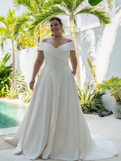 Curvy Dress Cleab Chic Carmenausschnitt