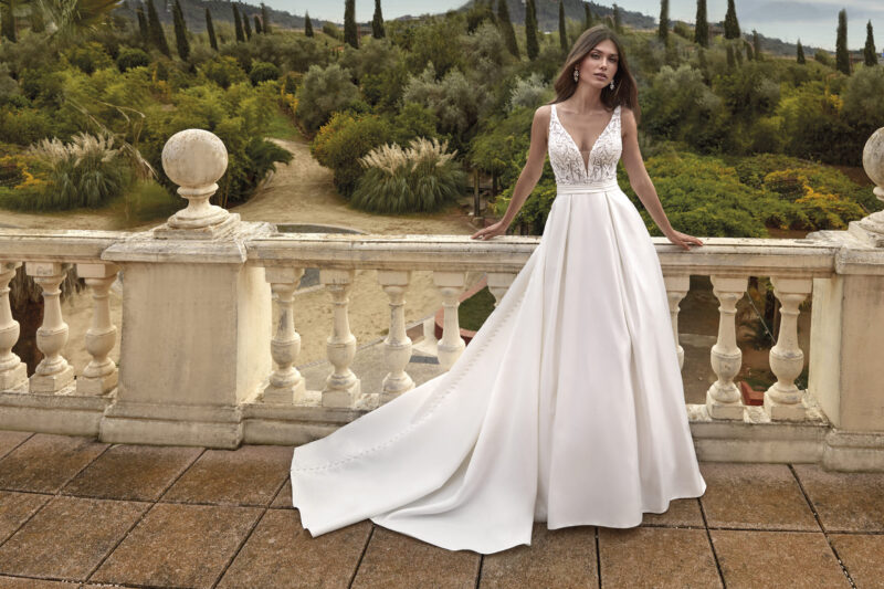 Classic Chic trifft verspielte A Linie mit Spitzenoberteil