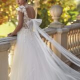 Brautkleid mit Schleife am Rücken aus Tüll