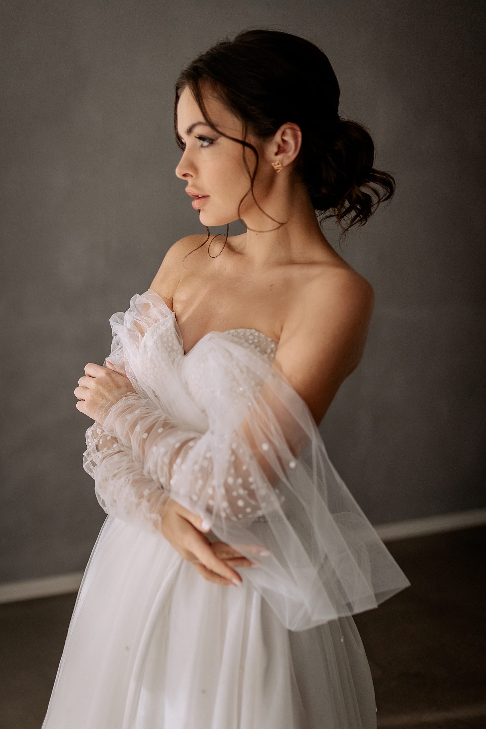 Glitzerndes Tüll Brautkleid mit raffinierten Ärmeln