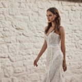 Boho Brautkleid von Ariamo als Fit & Flare in kompletter Spitze